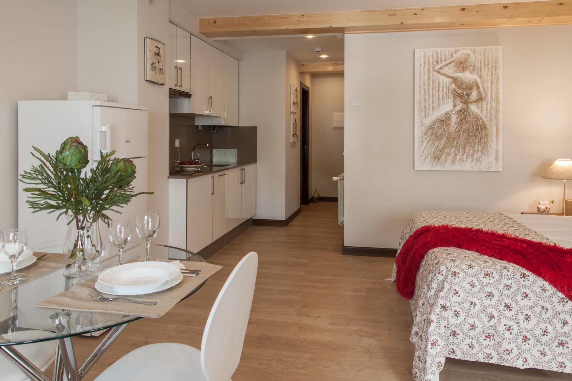 Nova Compostela Apartments Сантьяго-де-Компостела Экстерьер фото